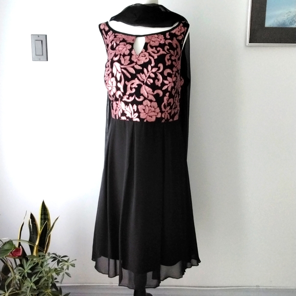 New Noir N Ladies evening dress, size 18 - Picture 1 of 13
